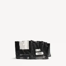 Černá peněženka typu clutch s motivem žetonů