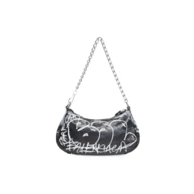 Mini taška Le Cagole s řetízkem a graffiti „Black“ 695814210G61090