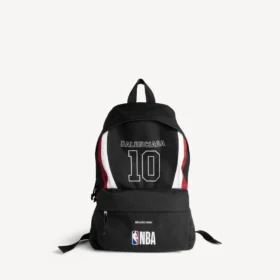 Pánský batoh Balenciaga | NBA Collaboration Explorer v černé/bílé/vermilionově červené barvě