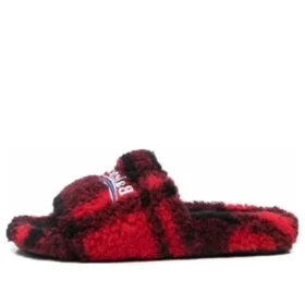 Párové pantofle s umělou kožešinou „Fake Fur Red Black“ 654261W2F21