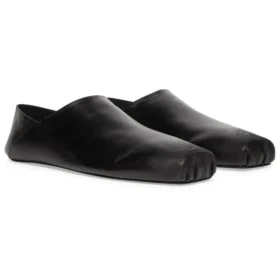 Slip-ony s čtvercovou špičkou z měkké telecí kůže „Black“ 702072WBDH11000