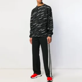Svetr s žakárovým logem a kulatým výstřihem „Black“ 555381T15241070