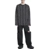 Svetr s kulatým výstřihem a celoplošným logem „Black White“ 702952T32331070