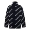 Svetr s rolákem a celoplošným logem „Black White“ 621018T15674177