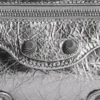 Taška přes rameno Le Cagole Xs Metallized „Silver“ 7716700GT3Y8103